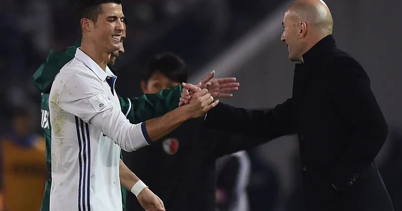 Zidandan Ronaldoya “bəy tərifi”