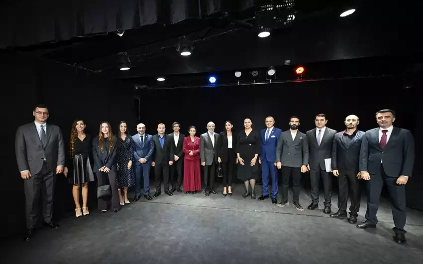 Mehriban Əliyeva Pantomim Teatrında olub FOTOLAR