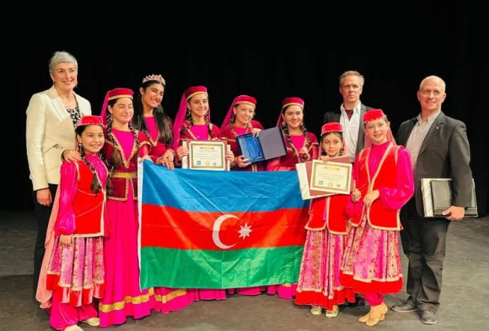 Azərbaycanlı rəqqaslar beynəlxalq müsabiqədə qızıl medal aldılar FOTO