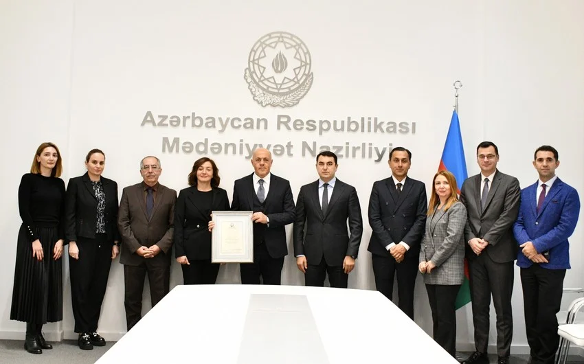 Mədəniyyət Nazirliyində Xalq artisti Yalçın Adıgözəlovla görüş oldu Yeni Çağ Media