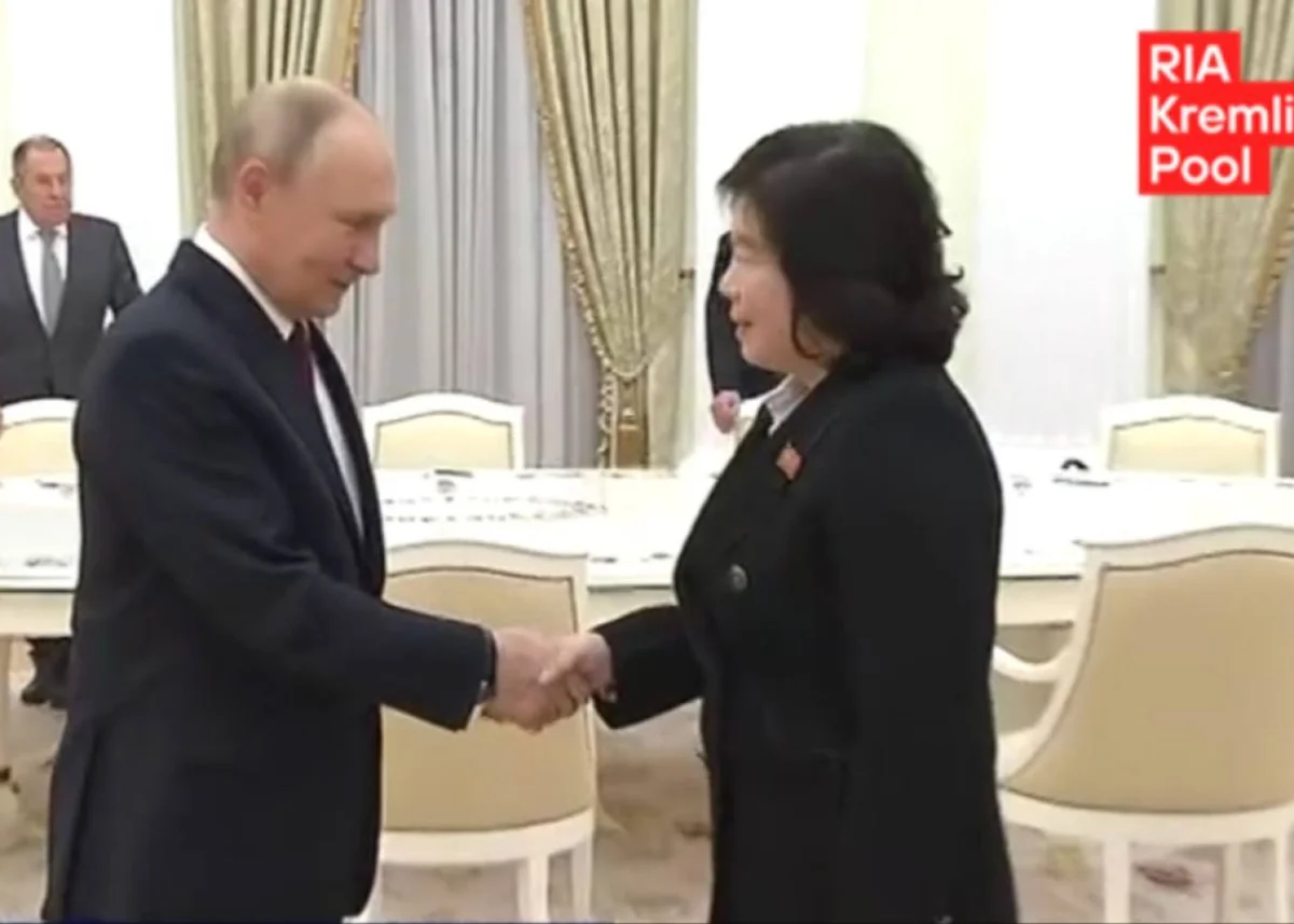 Putin Şimali Koreyanın XİN rəhbəri ilə görüşdü