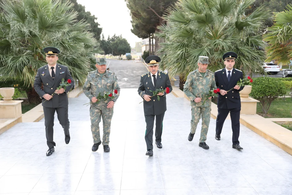 Hərbi prokuror Müdafiə Nazirliyinin hərbi qulluqçuları ilə görüşüb FOTO Doğru Xəbərlər