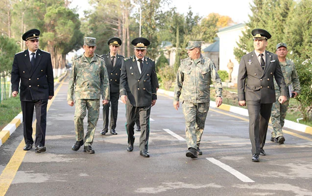 Xanlar Vəliyev Müdafiə Nazirliyinin hərbçiləri ilə görüşdü FOTOLAR