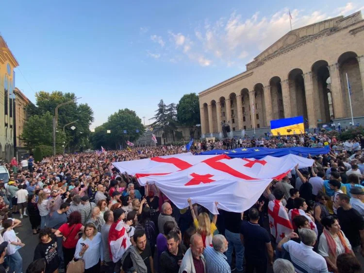 Gürcüstanda etirazlar davam edir