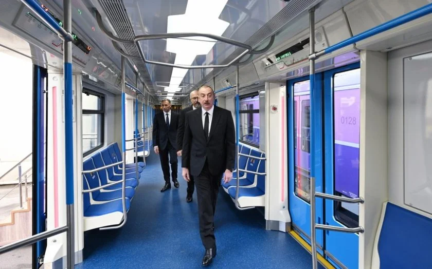 Prezident İlham Əliyev Bakıda komplektləşdirilən yeni nəsil metro qatarları ilə tanış olub YENİLƏNİB