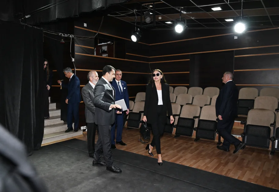 Birinci vitseprezident Mehriban Əliyeva Azərbaycan Dövlət Pantomim Teatrında olub FOTO Doğru Xəbərlər