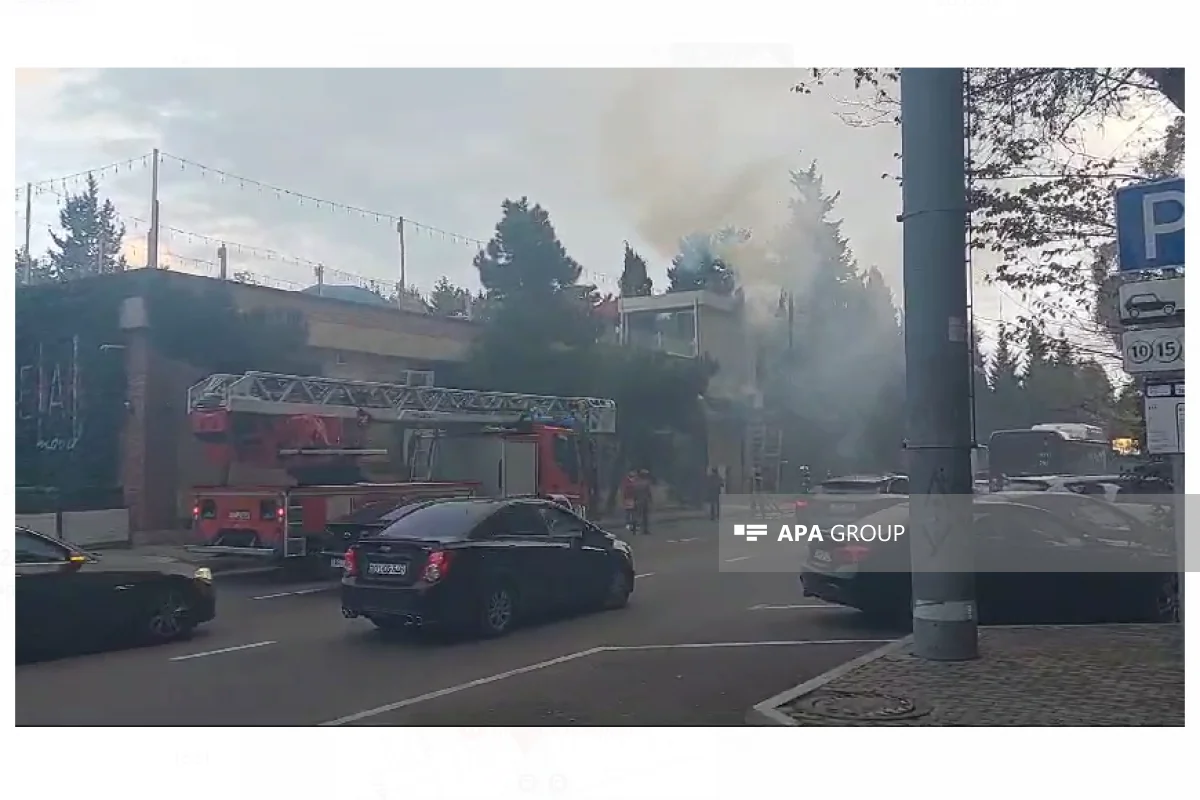 Bakıda restoranda yanğın olub VİDEO