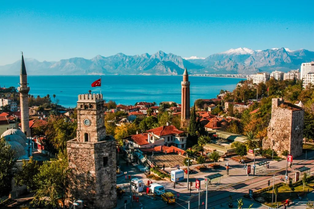 Antalya reysi 17 saatdan çox gecikdi