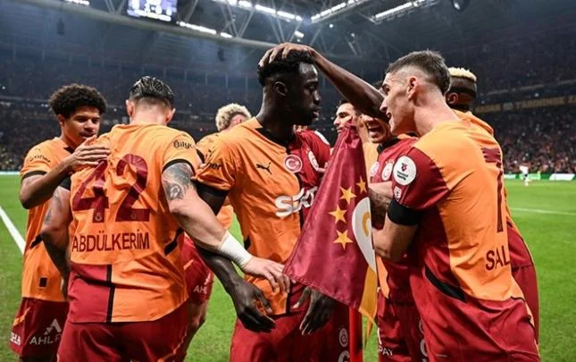 “Qalatasaray”dan derbi qalibiyyəti VİDEO İdmanXəbər