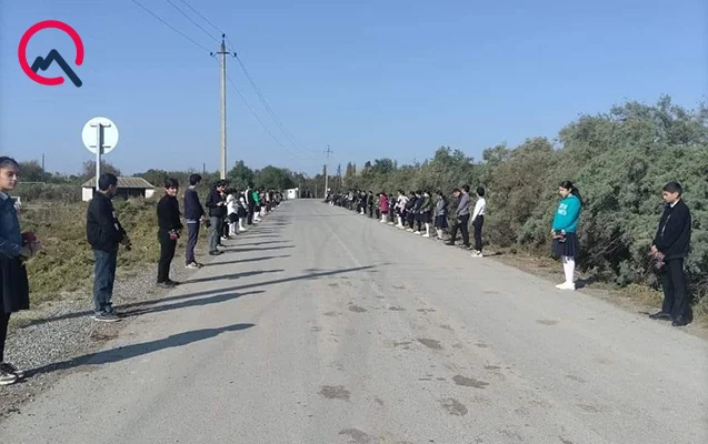 Şagirdlər müəllimlərini son mənzilə belə yola saldılar FOTOLAR