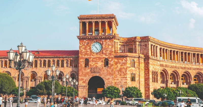 Yenidən İrəvana getdi FOTO