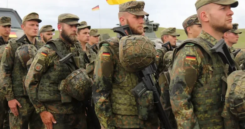 Almaniya ordusunu yenidən qurur