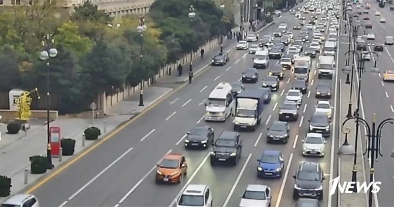 На каких улицах Баку 4 ноября наблюдаются транспортные заторы? ФОТО