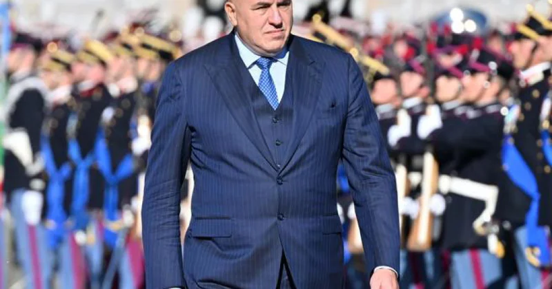 İtaliyalı nazir: Orduda şəxsi heyətin sayının artırılmasına ehtiyac var