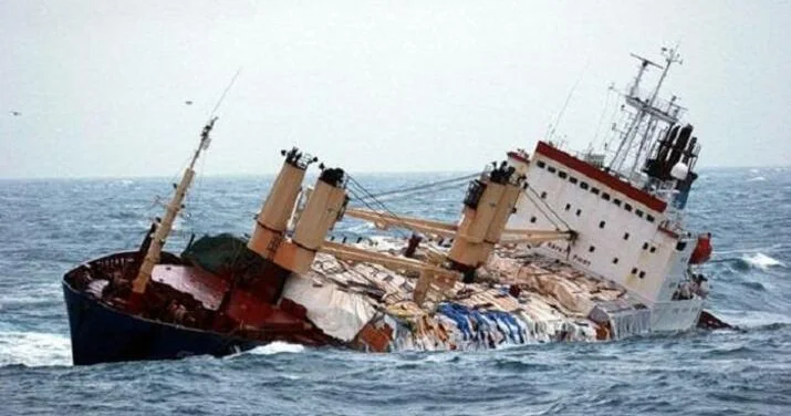 ABŞ narkotik daşıyan gəmini vurdu