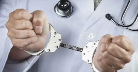 Həkim səhvinə görə hansı cəza var? Vəkil danışdı