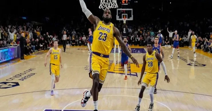 Dünya rekordu: Əfsanəvi klub ağlasığmaz qiymətə satıldı