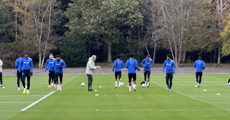 “Çelsi” klubunun “Qarabağ”la oyun öncəsi son məşqindən FOTOLAR