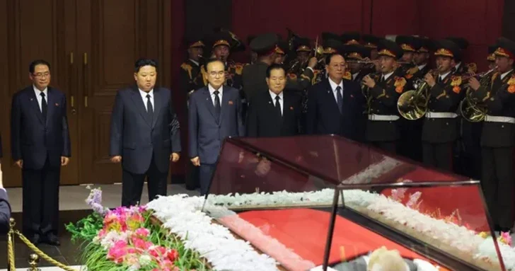 Ким Чен Ын проводил в последний путь экс председателя президиума ВНС КНДР