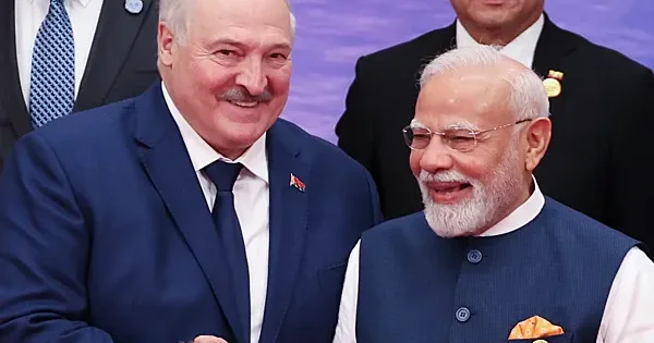 Modini ölkəsinə dəvət etdi