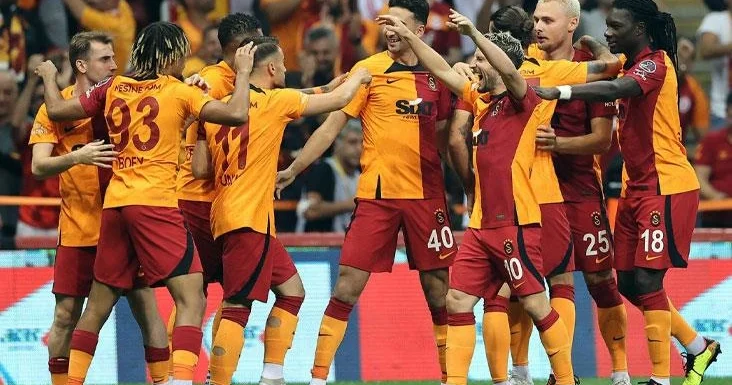 Qalatasaray ın ulduz oyunçusu zədələndi Ayaks la matçda meydanda olmayacaq