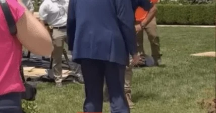 Trampın yeni fotolarında qəribə konturlar... ABŞ liderinin sağlamlığında hansı problem var?.. FOTOLAR