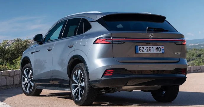 Ruslar Toyota RAV4 ün analoqunu hazırlayırlar FOTO