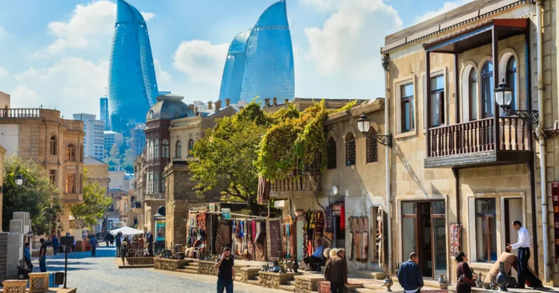 Biz qalib xalqın nümayəndələri kimi Zəfərin ruhunu dilimizə də daşımalıyıq