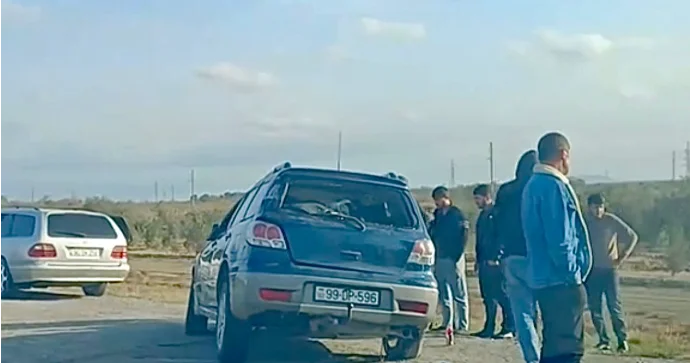 Bakı Ələt yolunda “Mitsubishi” idarəetmədən çıxaraq qəzaya düşdü VİDEO