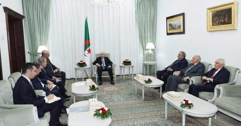 Əlcəzair prezidenti Ceyhun Bayramovu qəbul edib