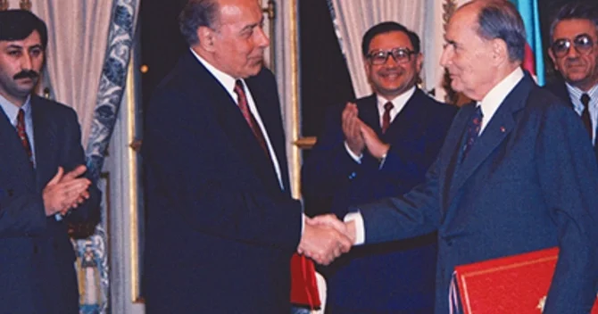 Sabiq baş nazir Heydər Əliyevin Fransa səfərindən danışdı: Sanki ermənilərin başına daş yağdı