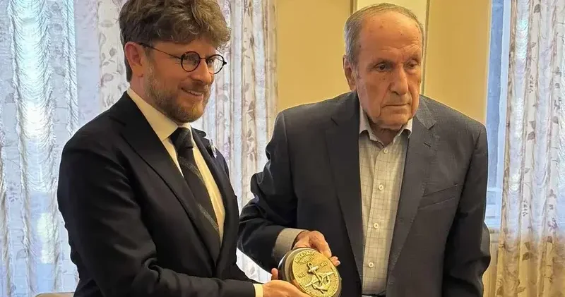 Ter Petrosyan Fransa səfiri ilə görüşdü