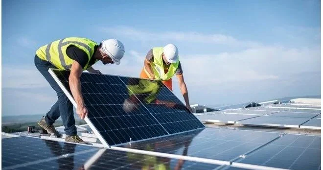 Milyonlarla insana gündə üç saat pulsuz günəş enerjisi verilir