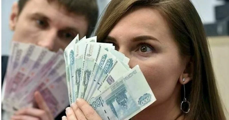 Moskvada 1 660, Çeçenistanda 444 dollar... Rusiyada maaşlar