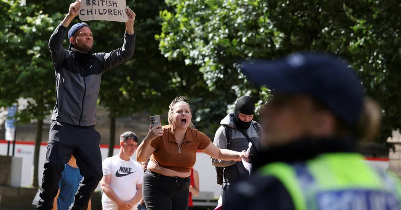 Britaniyada hökumət rəsmilərinin evlərinin qarşısında etiraz aksiyaları qadağan edilib