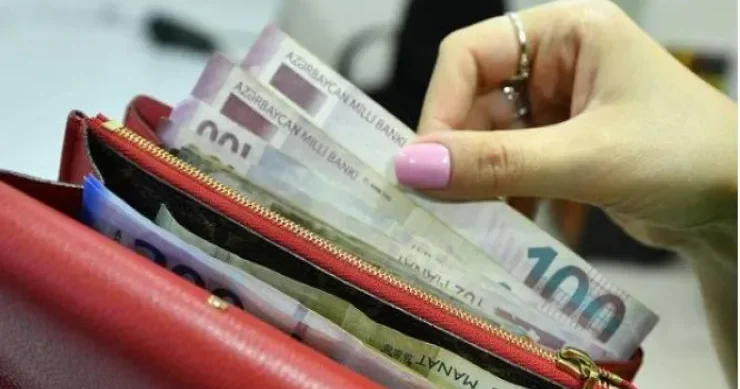 Bakıda musiqi məktəbində ŞOK OĞURLUQ: qız müəlliməsinin pullarını sevgilisi ilə xərclədi