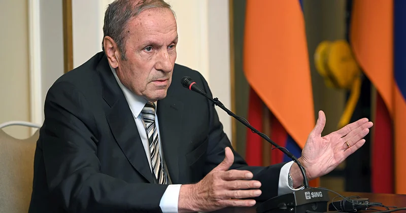 Petrosyan 1997 də rayonları qaytarırdı: ona iki variant təklif edildi