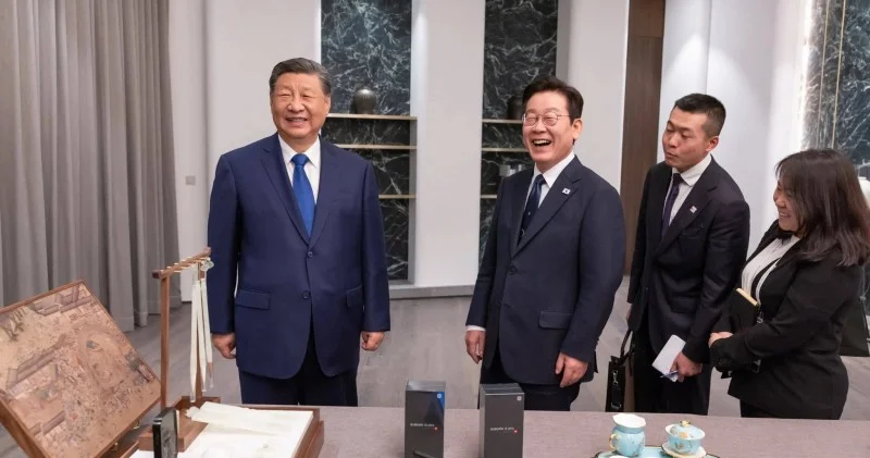 Bu prezidentlərin zarafatı VİRAL oldu: “Arxa qapını yoxlamalısınız”