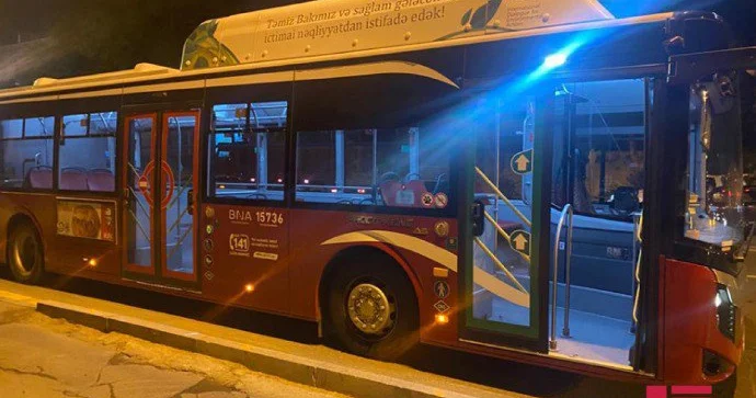 “BakuBus”un avtobusu piyadanı vurdu VƏZİYYƏTİ AĞIRDIR