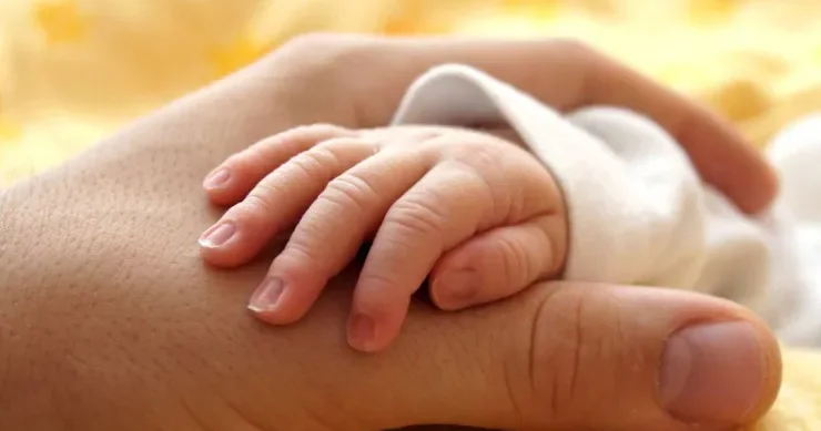 Azərbaycanda yarımçıq doğulan körpə öldü