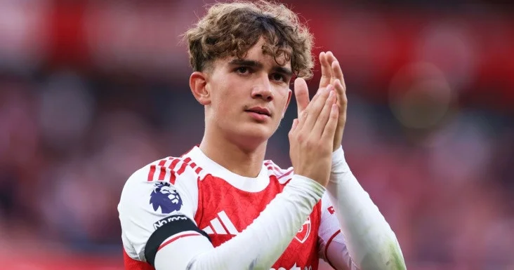 “Arsenal”ın oyunçusu Doumen Çempionlar Liqasının ən gənc oyunçusu olub