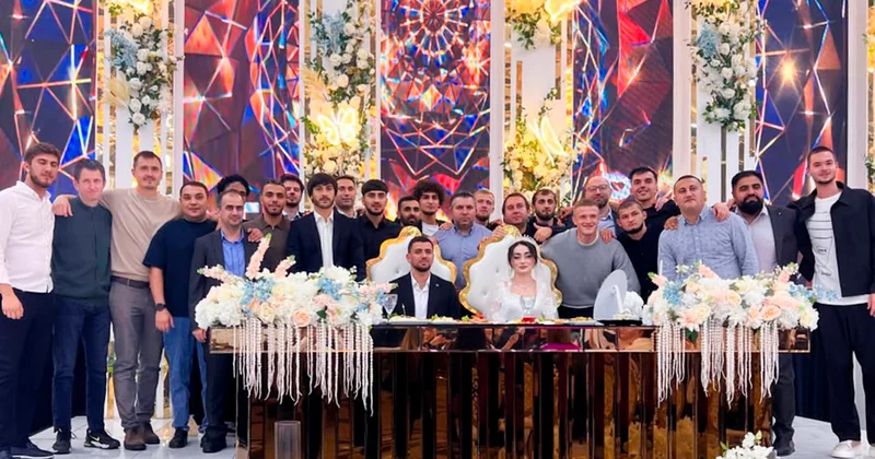 “Sabah”ın qapıçısının toyudur Foto