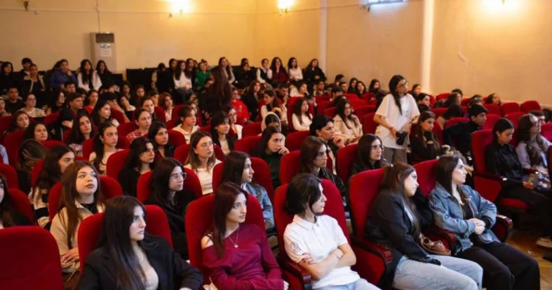 Tələbələr narkomaniyanın zərərləri barədə məlumatlandırılıblar