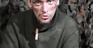 Rus əsgəri öz komandirlərinin atəşindən Ukrayna hərbçiləri xilas etdi... FOTO