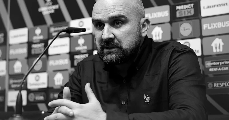 В Суперлиге Сербии главный тренер клуба Раднички скончался во время матча