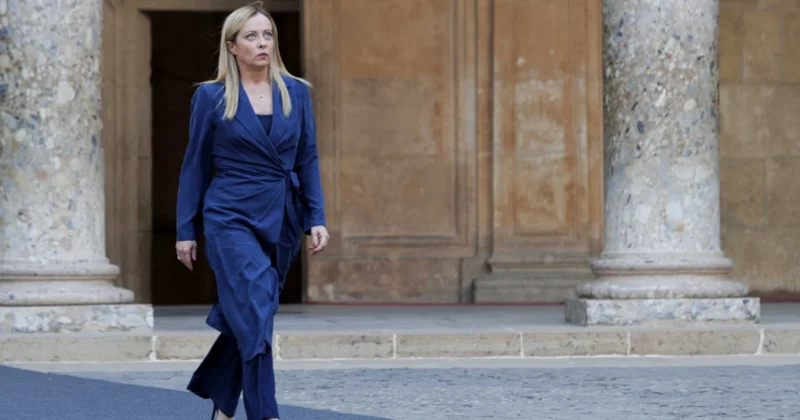 İtaliyada baş nazir və digər məşhurların saxta çılpaq fotolarının yayımlanmasına dair araşdırma aparılır