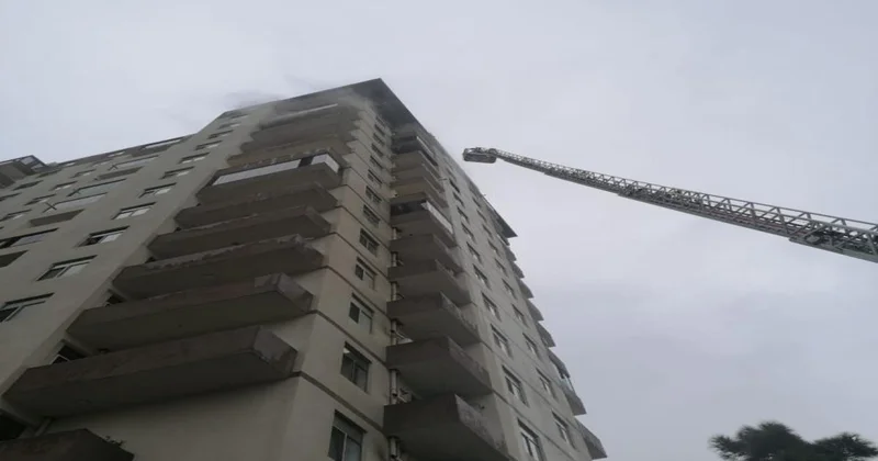 Binəqədidə bina yanır