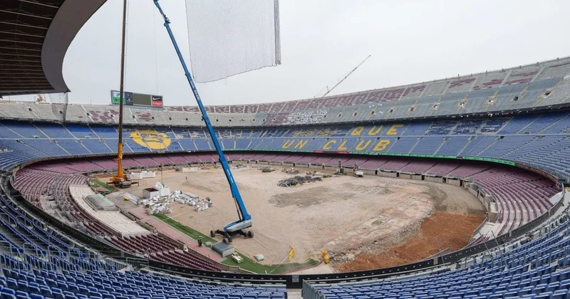 “Kamp Nou” yaxınlığında türkiyəli fəhlələrin deportasiya olunması əleyhinə aksiya keçirilib