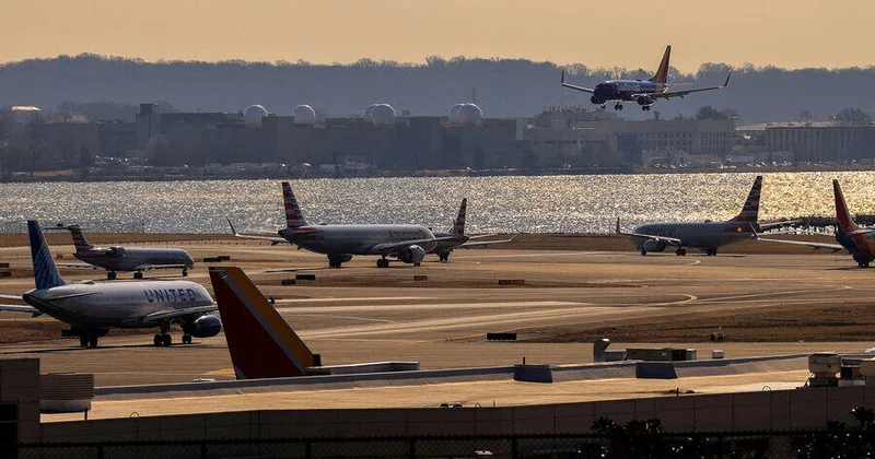 В аэропорту Вашингтона остановили прием и отправку воздушных судов
