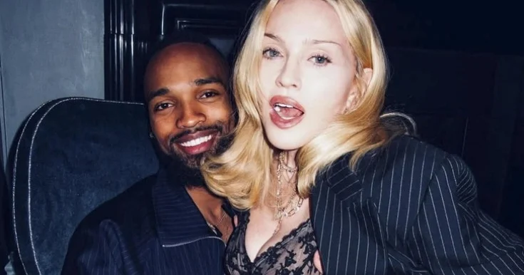 Madonna 29 yaşlı nişanlısına ərə gedir